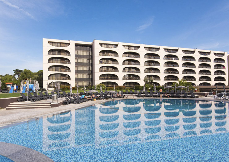 Hotel Vila Gale visto da piscina 