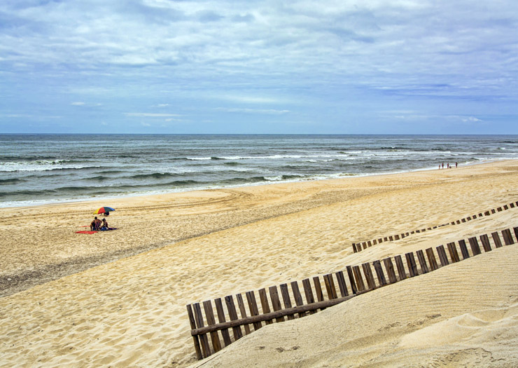 Areia e mar da Praia do Pedrogão