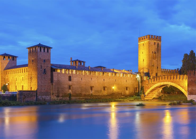 Castel Vecchio à noite em Verona