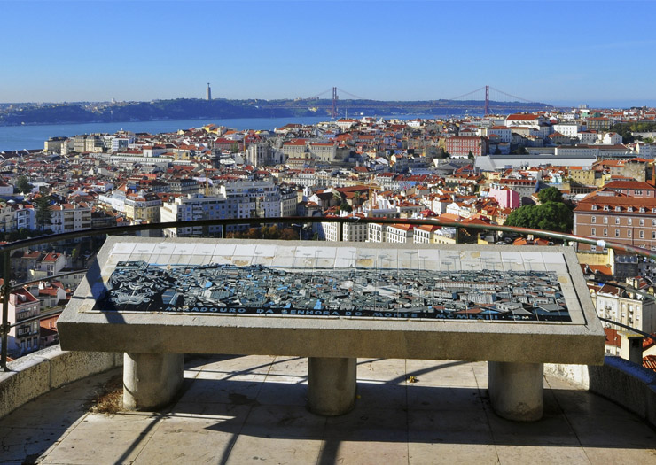 Lisboa vista do Miradouro Senhora do Monte