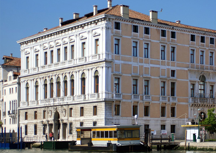 Palazzo Grassi visto de fora