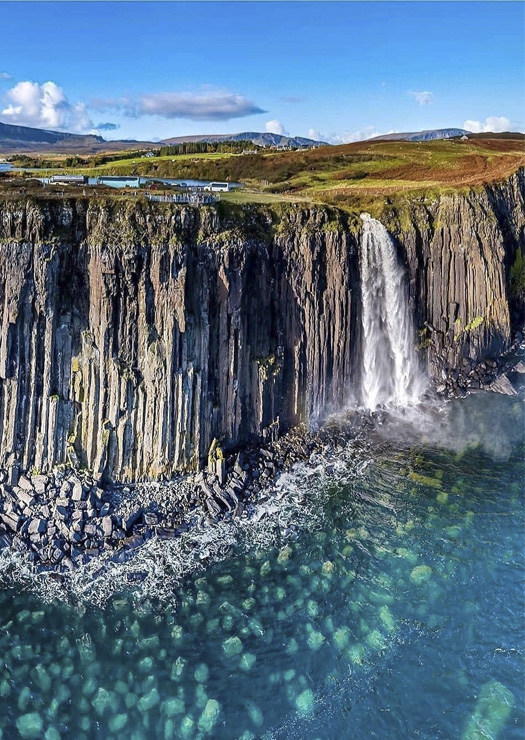 Cachoeira Mealt Falls, na Ilha Skye