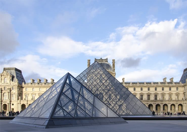 Museu do Louvre pirâmides