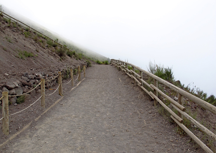 Caminho para o vulcão Vesúvio