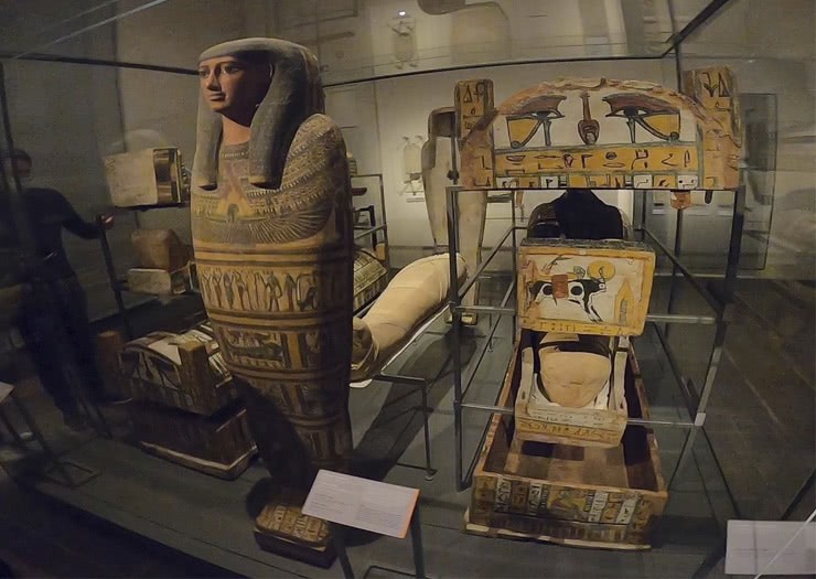 Artefatos dentro do Museu Egípcio